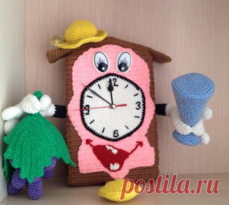 Обучая ребенка понимать время по часам, старайтесь сами быть примером для него. Развивая в малыше чувство пунктуальности, не опаздывайте сами, учите его беречь время и подкрепляйте это собственными поступками. Чаще проговаривайте время малышу и акцентируйте внимание на стрелках циферблата и тогда эта сложная наука окажется малышу «по зубам».