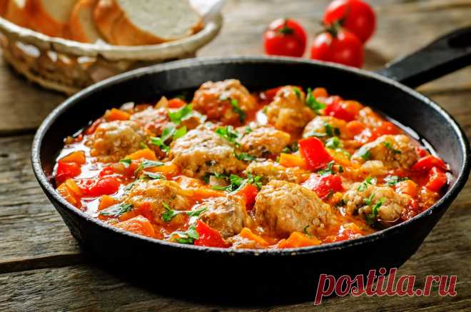 Что приготовить на ужин быстро просто и вкусно   Добрый день дорогие дорогой читатель и кулинар по совместительству. Что приготовить на ужин? Таким вопросом задаются очень многие от начинающих хозяек до уже опытных поваров. О вкусном и питательном ужине мечтает каждый. Согласитесь что хороший ужин еще ни кому не помешал. Но так порой трудно определится что же такого вкусного приготовить на вечер. Важно …