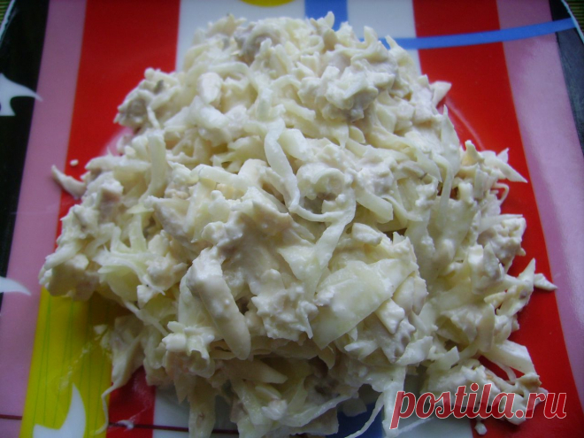 Сытный и вкусный салат из свежей капусты с курицей