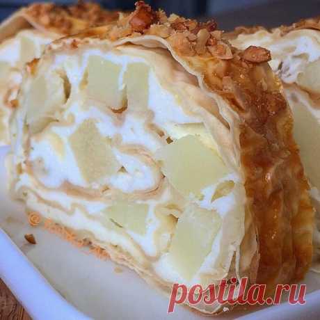 Пост на стене Грушевый рулет из лаваша: супер-перекус! 🔸на 100грамм - 121.07 ккал🔸Б/Ж/У - 10.69/1.94/15🔸  Ингредиенты: Лаваш - 1 шт Яйца - 2 шт Творог обезжиренный - 300 г Груша - 1 шт Подсластитель - по вкусу  Приготовление: Грушу нарезаем на кусочки. 1 яйцо и 1 белок смешиваем с творогом, добавляем подслатитель. Лаваш расстилаем на столе, выкладываем на него творожную массу и распределяем ее по всей поверхности. Сверху выкла...