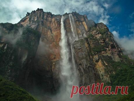 Пятнадцать удивительных водопадов В мире не так много вещей, которые внушают благоговение и глядя на которые, понимаешь почему раньше люди обожествляли природу. Несомненно одна из таких вещей — это водопады! Когда смотришь на то, как …