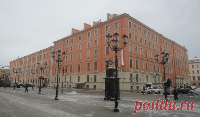 Куда пойти в Питере, если есть пара часов свободного времени?