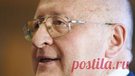 Регионы получат более 294 тыс. флаконов обновленного &quot;Спутника лайт&quot;. Директор Национального исследовательского центра эпидемиологии и микробиологии имени Н. Ф. Гамалеи Минздрава России Александр Гинцбург заявил, что регионам РФ отгрузили более 290 тысяч обновленных вакцин &quot;Спутник лайт&quot;. Об этом ...