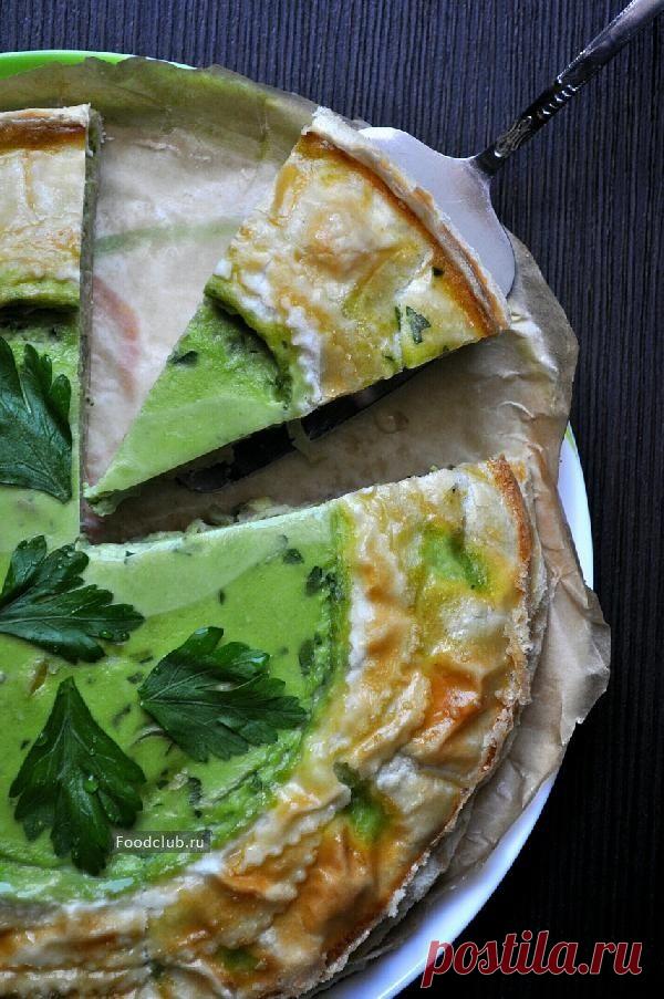 Вкусный зеленый пирог с беконом