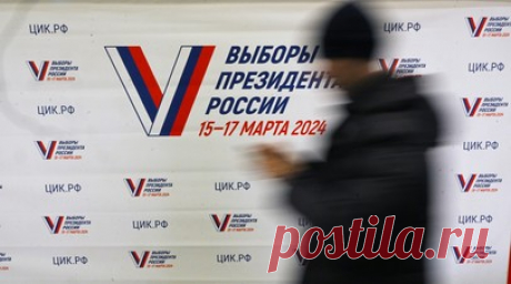 Под Воронежем девушка облила урну для голосования зелёным красящим веществом. Девушка вылила в урну для голосования вещество зелёного цвета на избирательном участке в Воронежской области. Читать далее