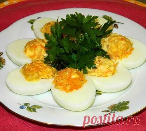 Фаршированные яйца (бюджетный вариант)