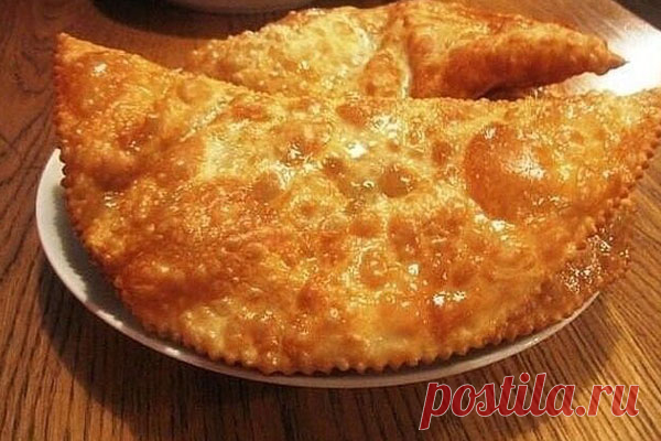 Самые вкусные и сочные чебуреки - Кулинарная страница

Давно известно, что вкус чебуреков зависит от теста, фарш можно готовить различный, но самый вкусный — мясной. Тесто здесь получается слоистым, хрустящим и пузырчатым и очень вкусное.