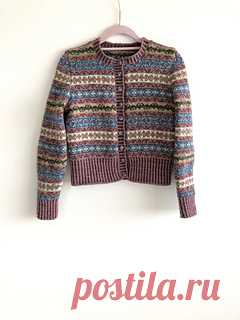Peigi pattern by Alice Starmore 

This kit includes a colour-printed pattern card with full instructions in all sizes and all the yarn required to make Peigi in your chosen size. Peigi is a standard fit cardigan with sett-in sleeves. The body is entirely worked in the round and the sleeves are knitted separately in the round to the armholes, with the sleeve caps knitted back and forth in rows. Directions for knitting the optional felted buttons are included.

