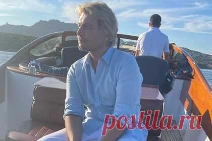 Басков экстренно отменил выступление из-за состояния здоровья. Российский певец Николай Басков экстренно отменил выступление на юбилейном, тридцатом фестивале «Славянский базар» в Витебске из-за состояния здоровья. Артист рассказал в своем Instagram-аккаунте, что у него ухудшилось самочувствие из-за повышения температуры. Басков также призвал своих поклонников заботиться о себе.