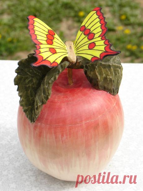 Размер шкатулки 15 см. Продана. Заказы принимаются. Цена 10000 руб.