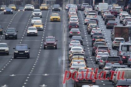 В России ужесточат требования к локализации электроники для автомобилей. Минпромторг России собрался пересмотреть и ужесточить требования к локализации автоэлектроники, выяснили журналисты. Предполагается, что с 2026 года у автоконцернов начнут забирать часть баллов локализации, если при производстве ими не будет использоваться отечественная микроэлектроника.