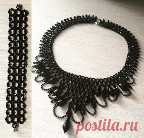 Колье из бисера.