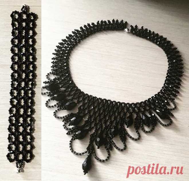 Колье из бисера.