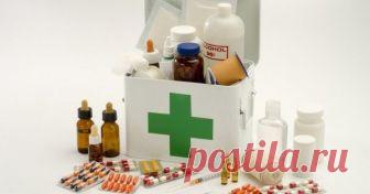 Все, как у людей: какие лекарства помогут растениям в саду и огороде? Некоторые лекарства, которые мы используем, могут лечить и растения. Они помогают бороться с опасными болезнями и вредителями, заменяют подкормки. Нужно лишь знать, как и когда эти препараты применять.