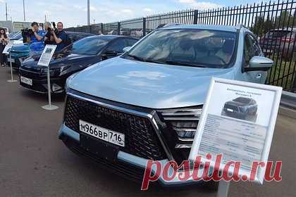 В России показали новый китайский «Москвич». Московский автозавод планирует выпускать под названием «Москвич 5» китайский кроссовер JAC Sihao X6, аналог Toyota RAV4, но без полного привода. Модель впервые представили в России на заводе КамАЗ в Набережных Челнах во время заседания совета директоров предприятия. Об этом пишет Autonews.