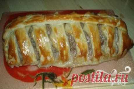 Мясной рулет с яйцом в слоеном тесте - кулинарный рецепт на Повар.ру