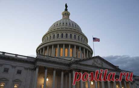 В США заявили, что законопроект о санкциях против РФ находится на финишной прямой. По словам сенатора Роберта Менендеса, речь идет о санкциях в отношении крупнейших российских банков, энергетического сектора и суверенного долга