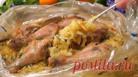 Капуста с курицей в рукаве для запекания в духовке
Очень простой рецепт приготовления кусочков курицы с капустой в рукаве для запекания в духовке. Капуста пропитывается мясными сока и получается наивкуснейшей, а курочка - очень сочной. Отличное блюдо для тех, у кого нет возможности проводить много времени у плиты!
Понадобится:
- Капуста – 1 кг.
- Курица – 600гр.
- Морковь – 1 шт.
- Луковица – 1 шт.
- Растительное масло – 4 ст.л.
- Перец черный – по вкусу
- Приправа для