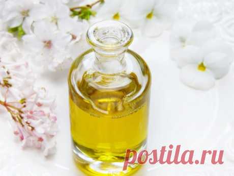 Касторовое масло в уходе за комнатными цветами По каким причинам нужно регулярно использовать касторовое масло в уходе за домашними растениями