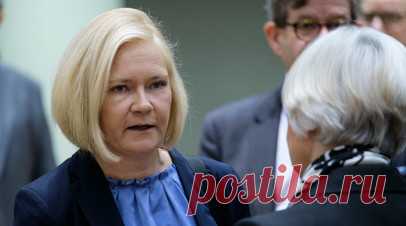 Глава МВД Финляндии раскритиковала позицию СЕ по беженцам на границе с Россией. Позиция комиссара Совета Европы по правам человека Дуни Миятович, выразившей обеспокоенность правами беженцев и просителей убежища на границе Финляндии с Россией, однобока. Такое мнение высказала глава МВД Финляндии Мари Рантанен. Читать далее