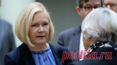 Глава МВД Финляндии раскритиковала позицию СЕ по беженцам на границе с Россией. Позиция комиссара Совета Европы по правам человека Дуни Миятович, выразившей обеспокоенность правами беженцев и просителей убежища на границе Финляндии с Россией, однобока. Такое мнение высказала глава МВД Финляндии Мари Рантанен. Читать далее