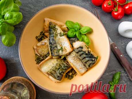 Быстрая пикатта из скумбрии на Вкусном Блоге Если вы любите скумбрию и давно хоте приготовить ее по-особенному – вот вам рецепт. Все очень просто, быстро и невероятно вкусно. За счет каперсов и лимонной цедры “пролетарский” вкус скумбрии становится мягче, при этом характерная сочность этой рыбы никуда не уходит. Ну и скорость приготовления – это просто класс 🙂…