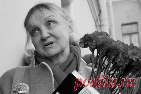 Умерла приемная внучка Анны Ахматовой. Умерла Анна Каминская, приемная внучка поэтессы Анны Ахматовой. Искусствоведка, проработавшая более 30 лет в Эрмитаже, скончалась в 82 года. Причина смерти не уточняется, однако известно, что Каминская продолжительное время болела. Отмечается, что знаменитая поэтесса относилась к ней как к родной внучке.