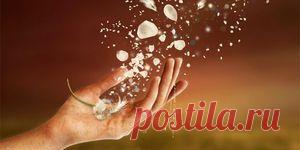 сообщение yanatvr : "Ни один человек не может стать более чужим, чем тот, кого ты в прошлом любил."