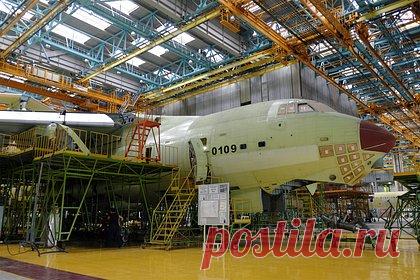 Фюзеляж самолета Ил-76 оказался разрушен при испытаниях на российском авиазаводе. Фюзеляж самолета Ил-76 оказался полностью разрушен при испытаниях на авиазаводе в Ульяновске. В результате происшествия на российском авиазаводе погиб один человек, еще пятеро пострадали. Им начали оказывать всю необходимую помощь. На предприятии проводились испытания фюзеляжа, передает источник РЕН ТВ.