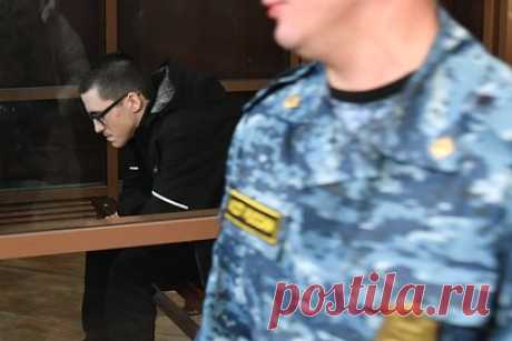 Суд назначил дату оглашения приговора устроившему стрельбу в казанской школе. Верховный суд Татарстана назначил на 13 апреля оглашение приговора Ильназу Галявиеву, обвиняемому в массовом убийстве в казанской гимназии № 175. Потерпевшими по делу признаны 667 человек, 143 из них причинен тяжкий вред здоровью. Галявиев признал свою вину и раскаялся в содеянном.