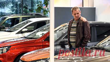 Скидка в 400 тысяч рублей. Почему &quot;АвтоВАЗ&quot; белорусам продает свои машины дешевле. Автомобили Lada предлагаются официальными дилерами в Белоруссии дешевле, чем в России. Разница в ценах достигает 400 тыс. рублей. О том, почему своим согражданам российский &quot;АвтоВАЗ&quot; продает машины дороже, чем иностранцам, — в материале &quot;Газеты.Ru&quot;.