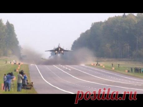 Посадка самолетов МиГ-29 и Су-25 на АУД. Взлет на боевое применение - YouTube