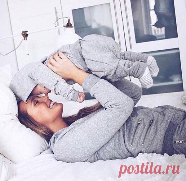 Быть мамой девочки -  это значит, что дома есть маленькая модница, помощница, няня, повар, художница, дрессировщица, фотомодель и школа в одном лице! / Логика моды