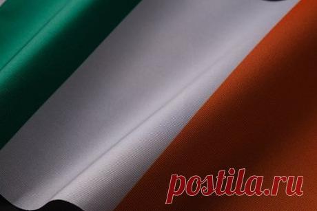 В Ирландии украинцев призвали слезть с пособий и искать работу. Украинским мигрантам в Ирландии стоит как можно скорее слезть с пособий, интегрироваться в общество и найти работу. К этому призвала медицинский социолог, беженка Ирина Мажак. Она считает, что государство могло бы перенаправить средства на защиту более уязвимых категорий населения.