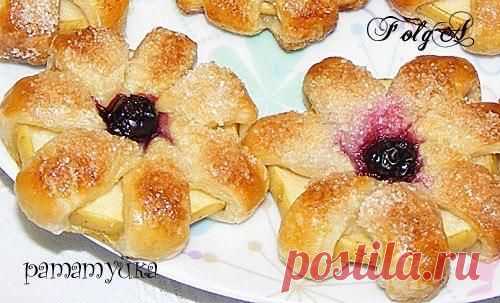 ЯБЛОЧНЫЕ ЦВЕТЫ В СЛОЕНОМ ТЕСТЕ