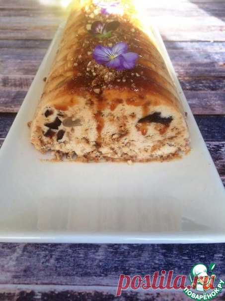 Замороженная нуга с черносливом
http://www.povarenok.ru/recipes/show/141218/
—-------------------------------------------------------
Рецепт от Юлии Высоцкой. Нуга - французский десерт, который бывает нескольких видов. Этот, в замороженном виде, напоминает по вкусу семифреддо. Готовится легко без заморочек, а в качестве результата получаем отличный десерт, то ли нуга, то ли мороженое, а может и семифреддо. Как десерт не назови, все равно вкусно.