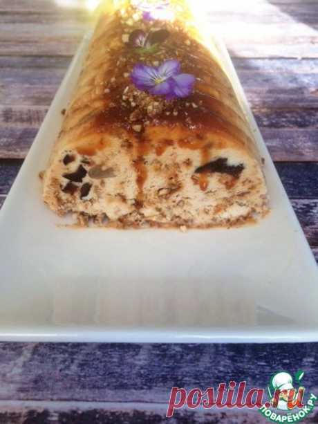 Замороженная нуга с черносливом
https://www.povarenok.ru/recipes/show/141218/
—-------------------------------------------------------
Рецепт от Юлии Высоцкой. Нуга - французский десерт, который бывает нескольких видов. Этот, в замороженном виде, напоминает по вкусу семифреддо. Готовится легко без заморочек, а в качестве результата получаем отличный десерт, то ли нуга, то ли мороженое, а может и семифреддо. Как десерт не назови, все равно вкусно.