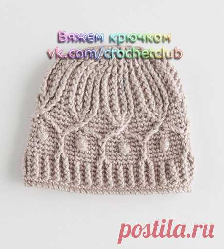 #шапка@crochetclub #рельефные_столбики@crochetclub #схемы@crochetclub
Шапка кремового цвета, связанная крючком рельефными узорами
Для вязания потребуется: 1 моток полушерстяной пряжи (100 г/90-100 м); крючок 5,5 и 6,5 мм.