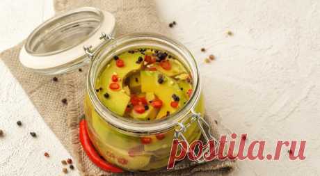 Маринованное авокадо: нашли тот самый трендовый рецепт — читать на Gastronom.ru Авокадо стало одним из любимых продуктов у сторонников правильного питания. В соцсетях вовремя придумали новый способ подачи фрукта — его превратили в маринованную закуску. - статья на кулинарном сайте Gastronom.ru