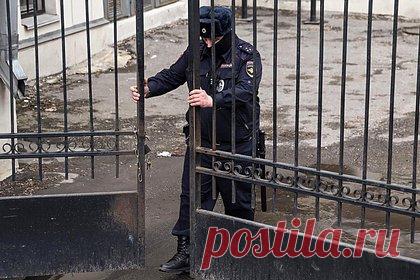 «Вам будет стыдно, что губите невиновного». Кто стоит за самыми громкими судебными ошибками в истории СССР и России?. Житель Башкирии, 86-летний Фатхулла Исхаков, который отсидел 13 лет на советской зоне за чужое преступление, получил в качестве компенсации морального вреда рекордный 31 миллион рублей. Историю этой и других самых резонансных судебных ошибок в истории СССР и России вспомнила «Лента.ру».