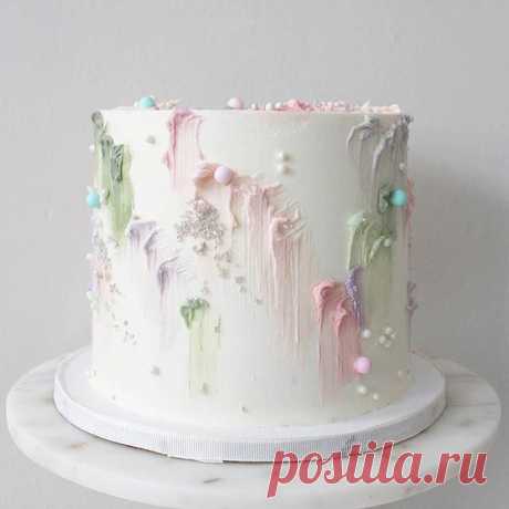 Brush stroke design in pastel tones #cakedecoratingdesigns