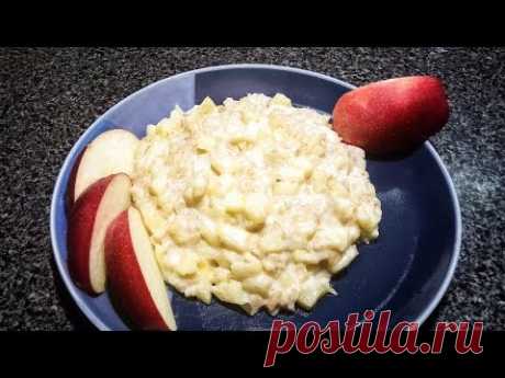 Карамельная овсяная каша с яблоком.