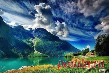 Озеро в Альпах - Швейцария