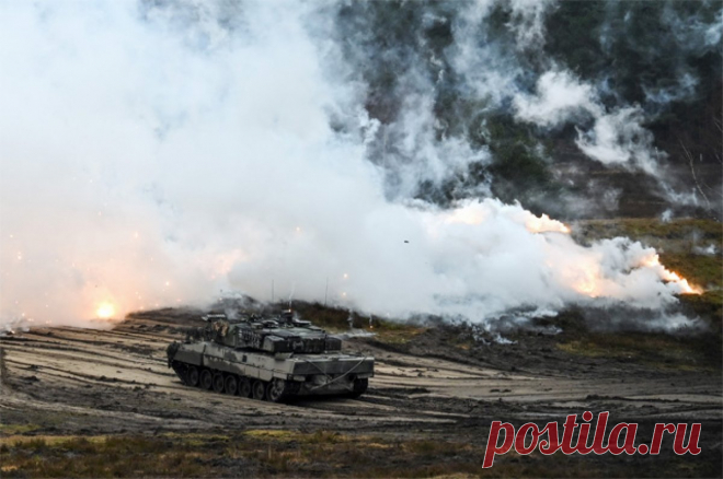 Появились кадры уничтожения с помощью БПЛА немецкого танка Leopard в ДНР. Оператор БПЛА заявил, что западная техника не обладает живучестью.