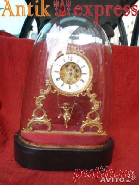 Старинные часы Figura 
Франция 19 век. Под колбой.