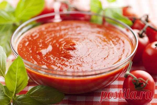Краснодарский соус – 5 рецептов домашнего приготовления Среди разнообразных томатных соусов именно краснодарский соус отличается насыщенным вкусом. Приготовить краснодарский соус дома совсем не сложно, при желании, можно закатать его на зиму. Готовится соус из помидоров или томатной пасты, можно сделать более острый или более мягкий вариант.