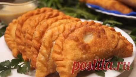 Пирожки "Посикунчики" Старинный рецепт! 

Это пирожки с мясом из пресного теста. В посикунчиках главное – его мясной сок, при первом надкусывании пирожок брызгается. А готовить их просто и быстро.
ИНГРЕДИЕНТЫ
Тесто:

Сметана – 4 ст.л.
Яйца …