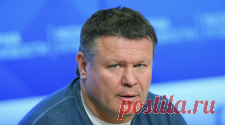 Шлеменко считает, что у Тактарова и Монсона возникнут проблемы с физической готовностью. Российский боец смешанных единоборств (ММА) Александр Шлеменко высказал мнение, что у чемпиона мира по бразильскому джиу-джитсу Джеффа Монсона и бывшего обладателя чемпионского титула Абсолютного бойцовского чемпионата (UFC) Олега Тактарова могут возникнуть проблемы в очном поединке. Читать далее