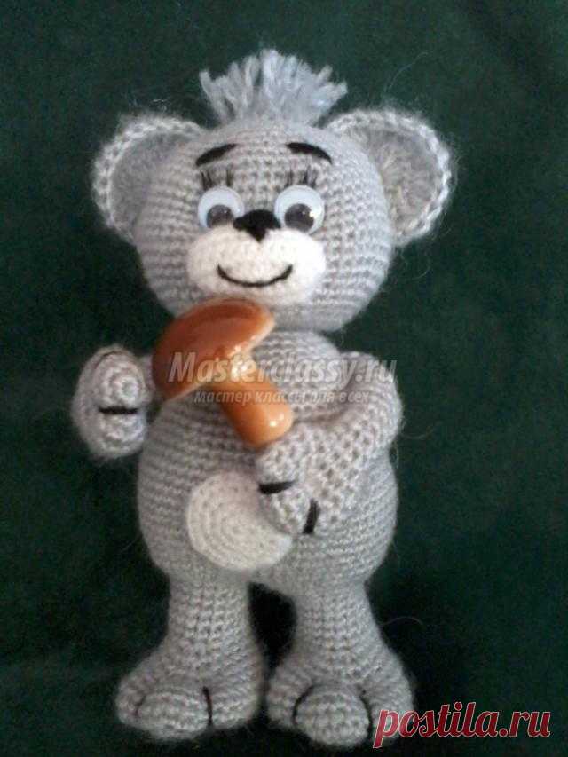 Вязаные игрушки крючком. Мишка с грибочком. Мастер-класс