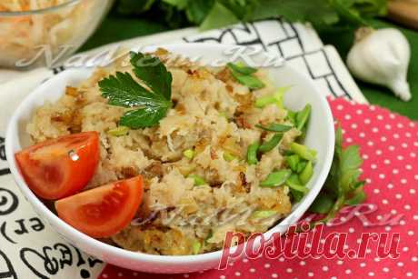 Постное блюдо из фасоли - пюре с чесноком и луком, рецепт Сегодня мы предлагаем вам приготовить пюре из фасоли с чесноком и луком. Это постное блюдо, которое наверняка вам понравится. Рецепт такого пюре довольно простой, если вы будете следовать нашему описанию, у вас непременно все получится.